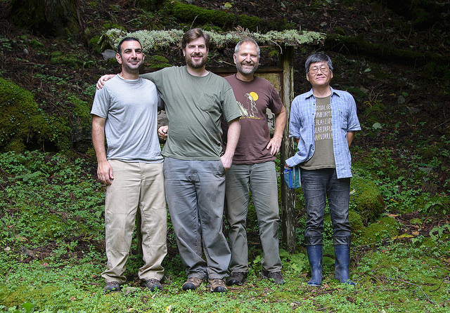 21261276819_ede30e8f1a_z